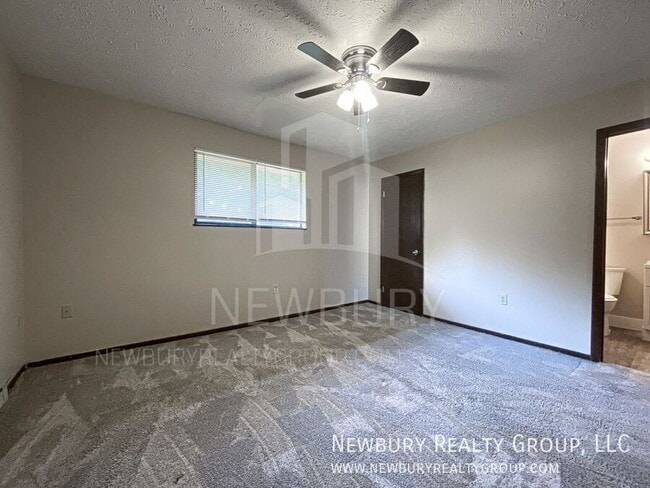 Building Photo - 16 Clearview Meadows