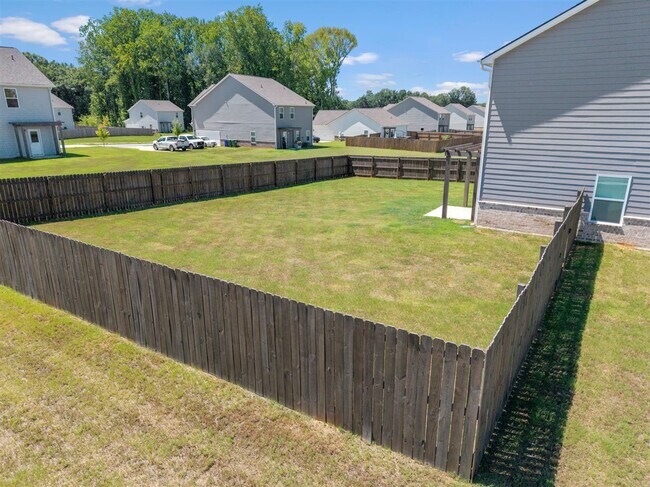 Building Photo - 737 Woody Dr
