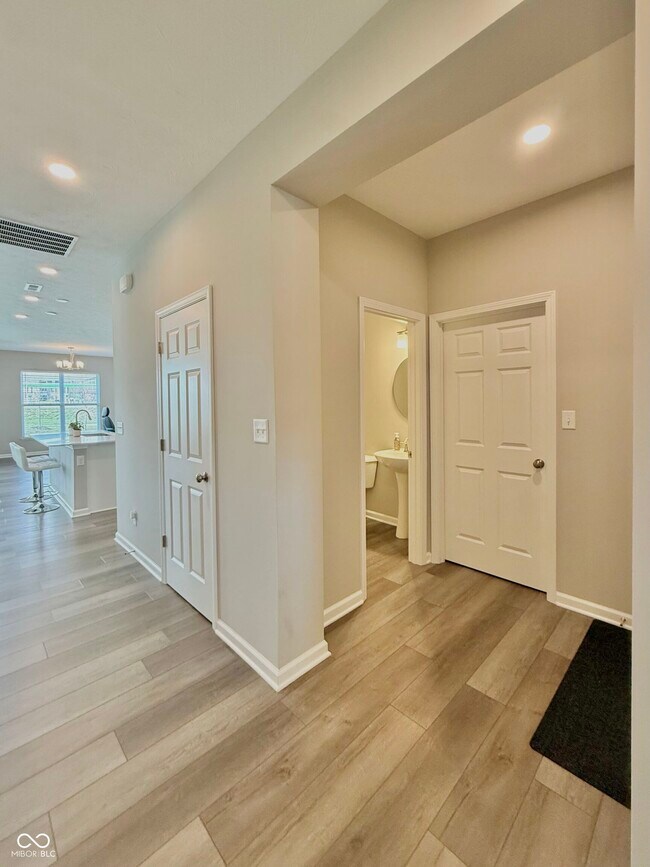 Building Photo - 6608 Ferguson Dr