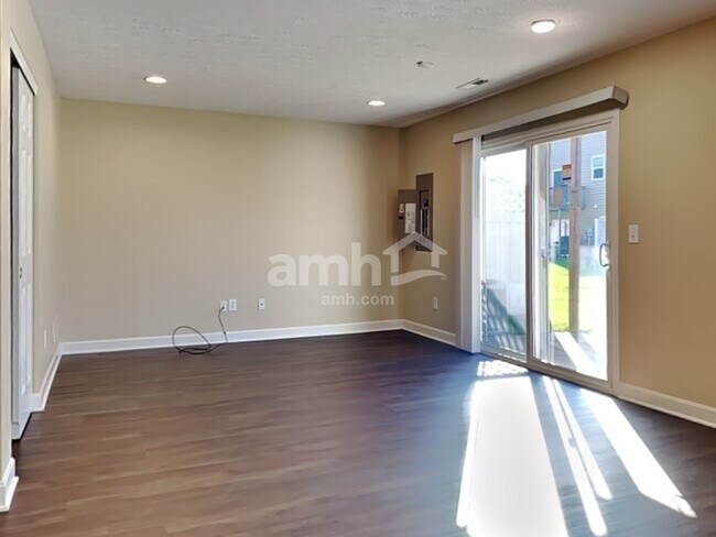 Building Photo - 1542 Quarter Horse Cir