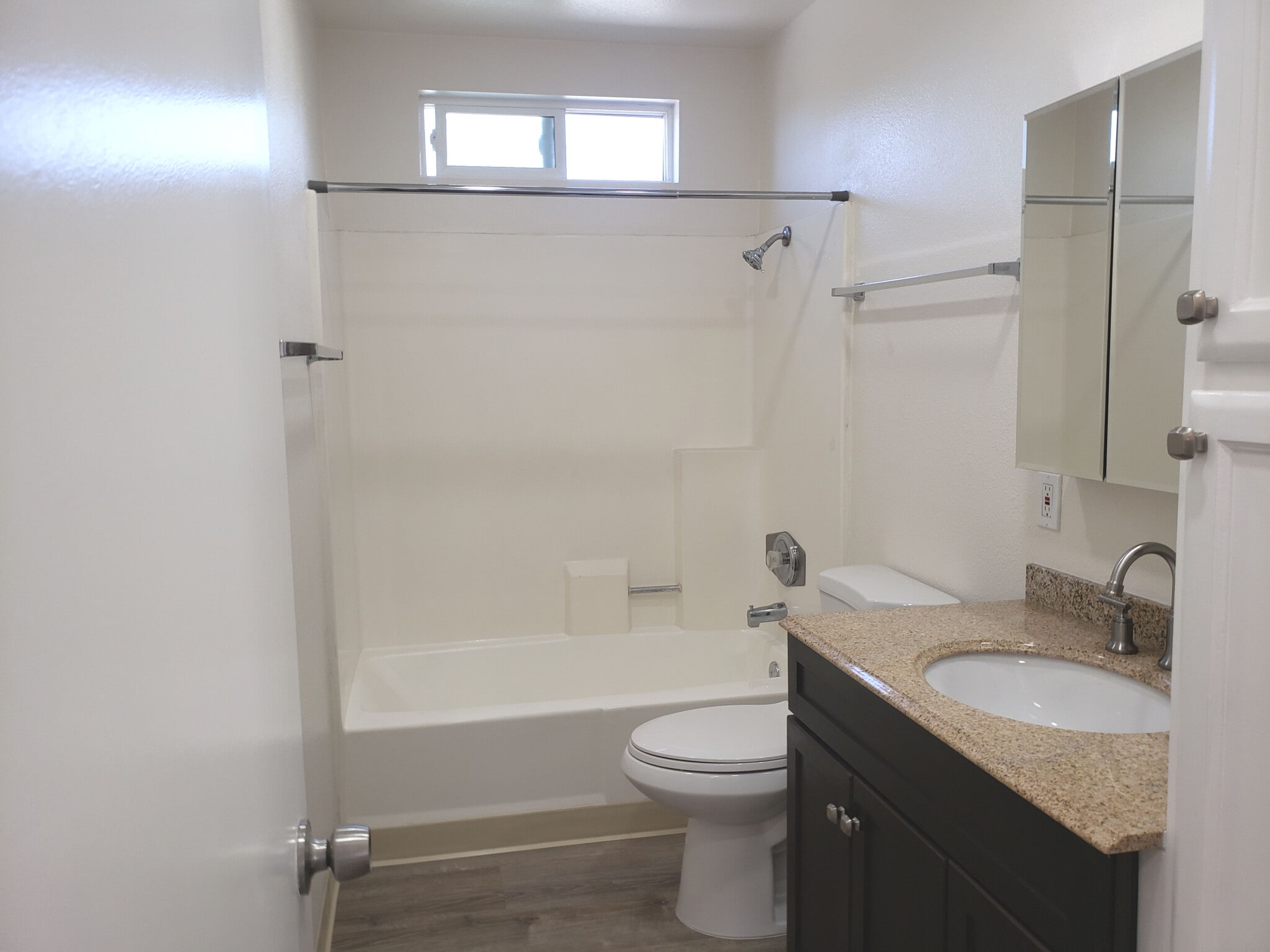 Building Photo - 1261 Victor St