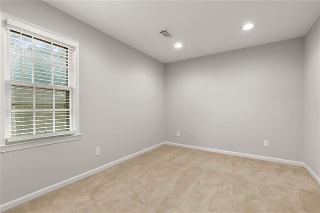 Building Photo - 3220 Casteel Rd