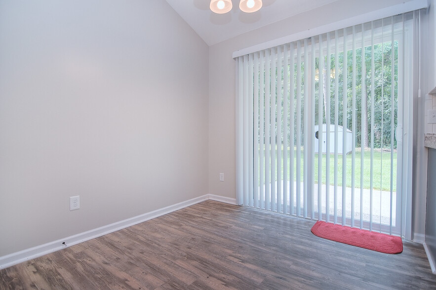 Dining Room - 6825 Sullins Rd