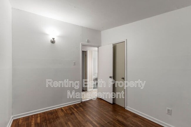 Building Photo - 801 Thomas Ave