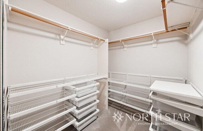 Building Photo - Beautiful Home Near Westlake Park