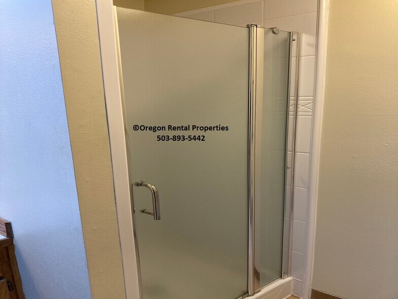 Building Photo - 2511 NE 161st Ave