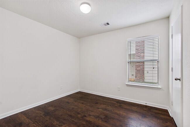 Building Photo - 29214 Legends Valley Dr