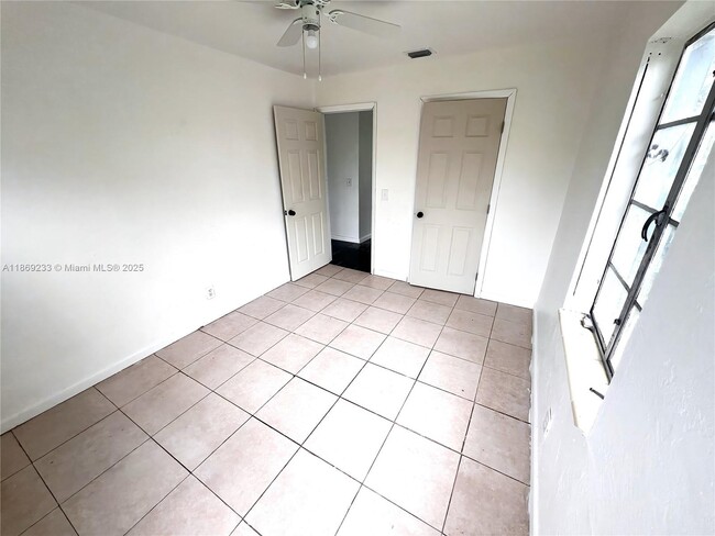 Building Photo - 1124 NW 112th Terrace