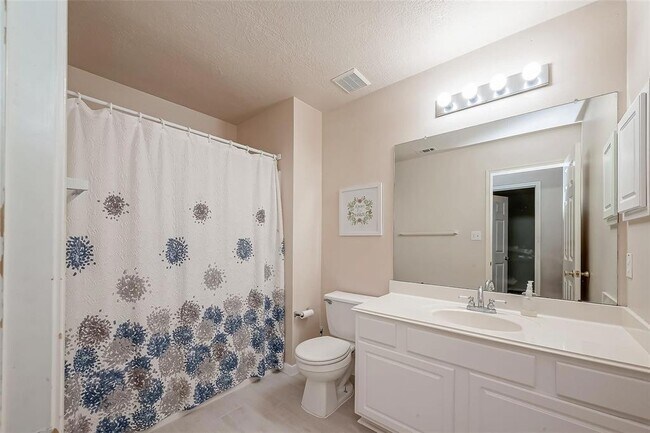 Building Photo - 20519 Westfield Estates Dr