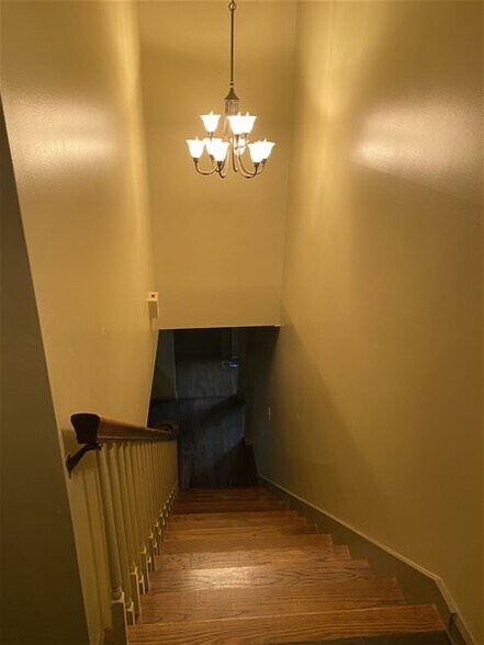 Building Photo - 618 W Lelia St