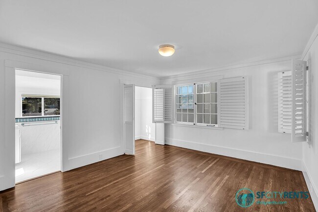 Building Photo - Forest Hill: Elegant Single Family Home