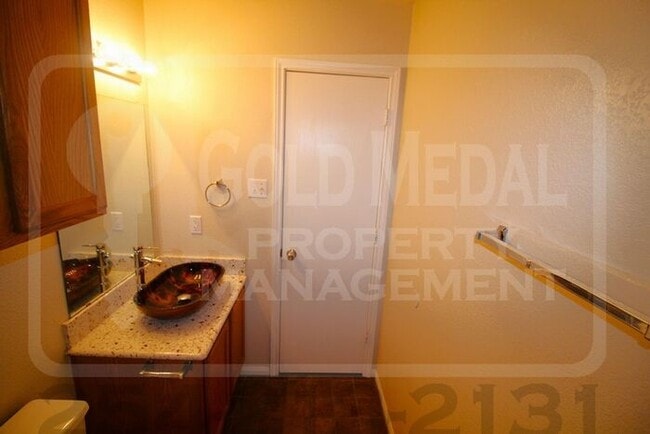 Building Photo - 505 Perseus Dr