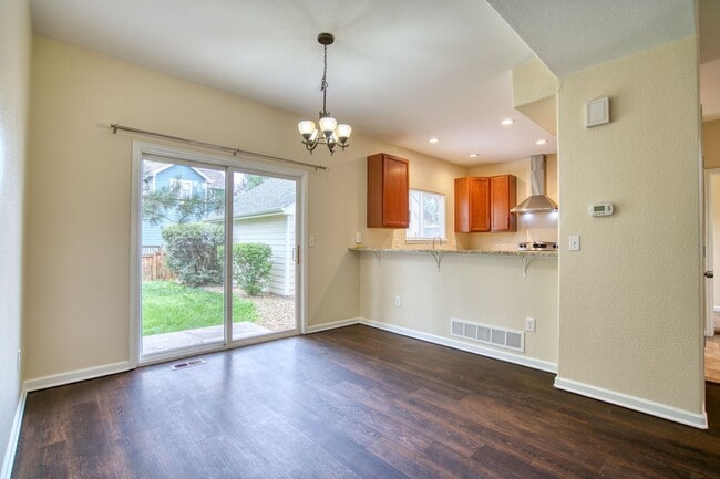 Building Photo - Charming Mill Village 3Bed/3Bath Home with...
