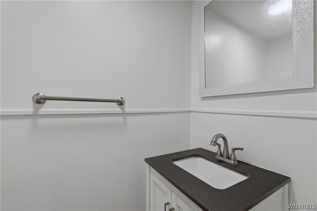 Building Photo - 4 Villa Moraine Dr