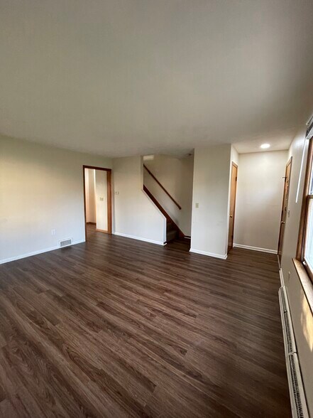 Family Room - 8451 Pleasantwood Ave NW