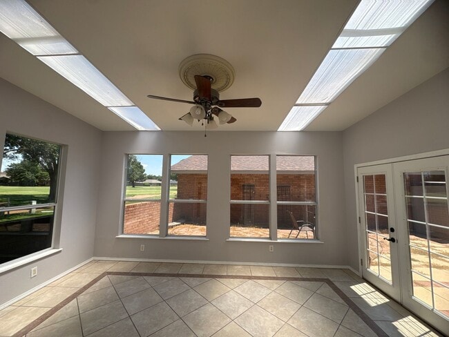 Building Photo - Two-story, four-bedroom, three-bathroom ho...