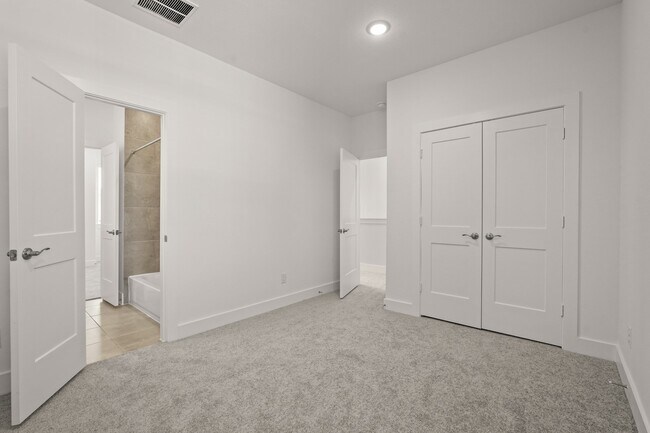 Building Photo - 9414 Spring Rain Dr