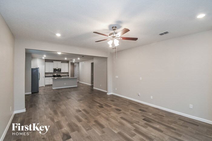 Building Photo - 1312 Kendall Dr