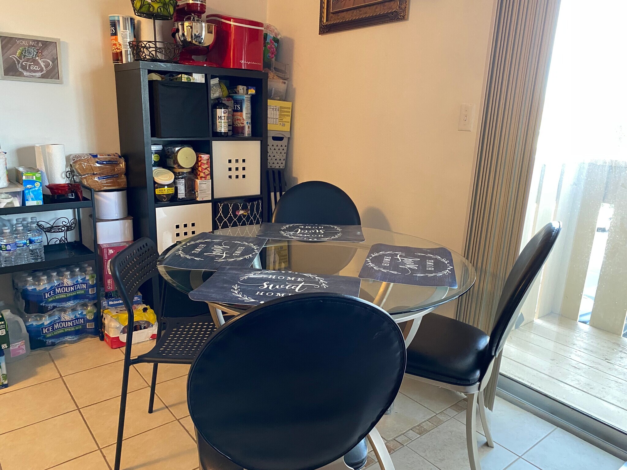 Kitchen table area - 187 Pickwick Dr
