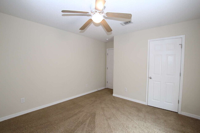 Building Photo - Pet Friendly 4BR Near NAS, Beaches & More!...