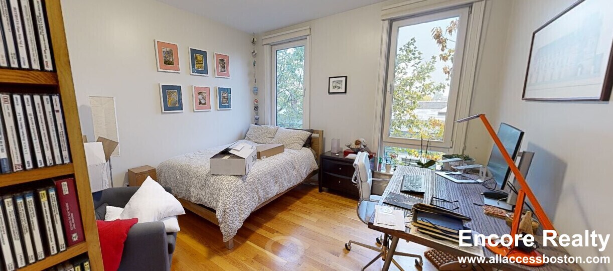 Building Photo - 168 Hampshire St