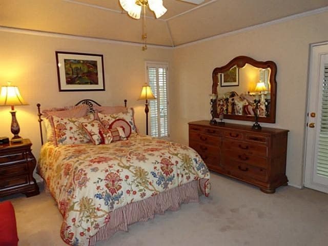 master bedroom - 2304 Canyon Valley Trl