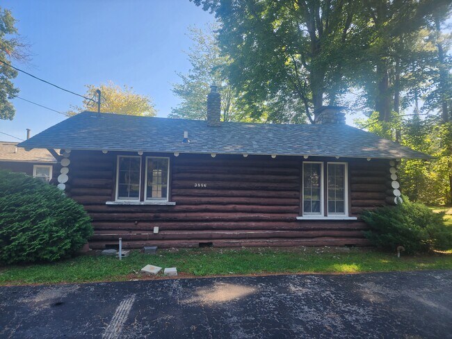 Building Photo - 3886 N West River Rd