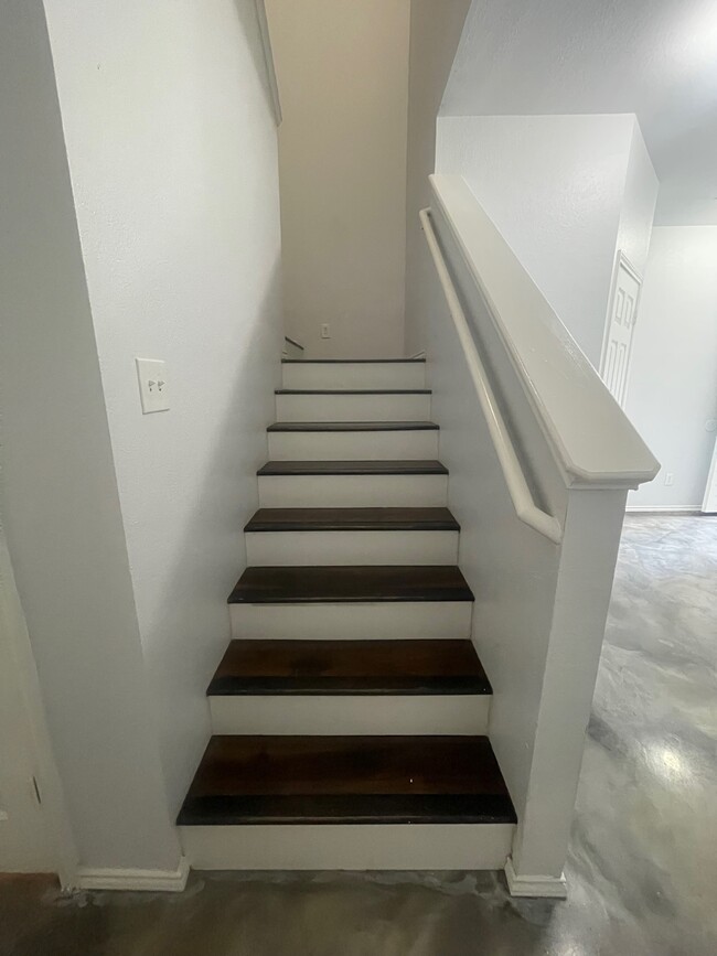Building Photo - 10723 Mathom Landing