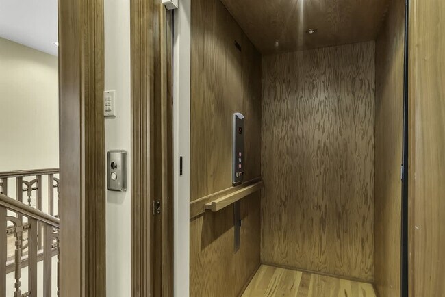 Building Photo - 1774 State Hwy UU