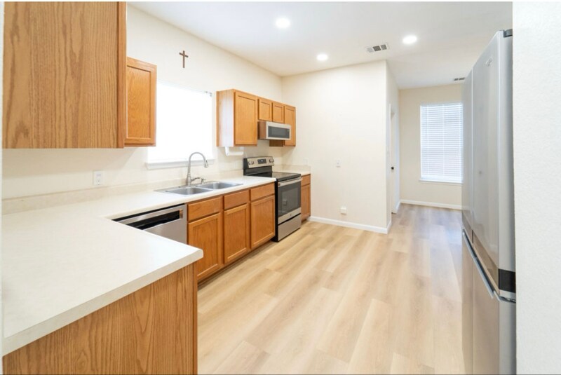 Building Photo - 16911 Lancaster Gap