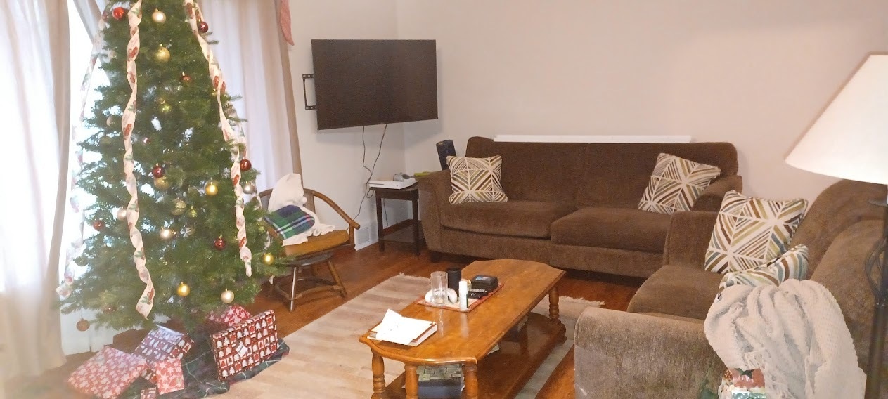 Living Room - 808 Pennsylvania Ave