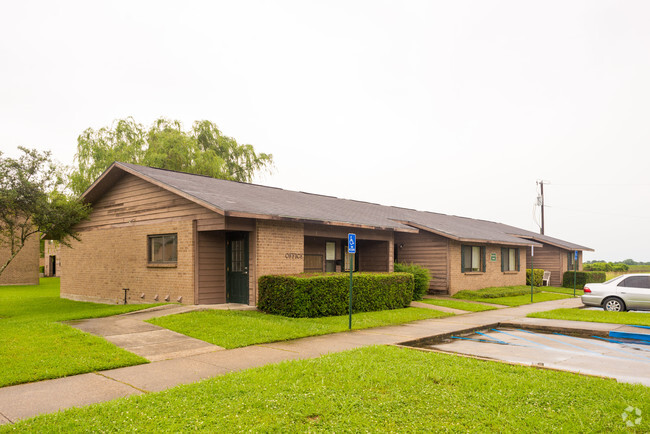 Primary Photo - Highland Creek & Bayou Teche Apts