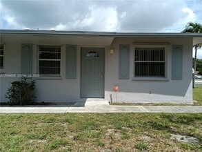 Building Photo - 1502 N 57th Terrace