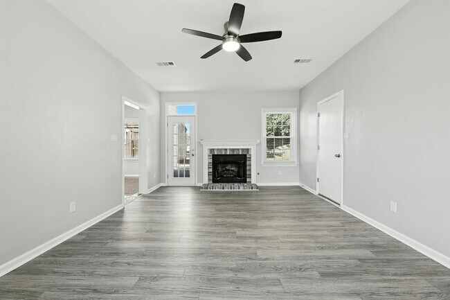 Building Photo - 412 Desertmartin Way