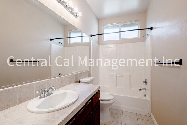 Building Photo - 3 Bedroom/2 Bath Home with Office in the Desired Northwest - $2495 Per Month