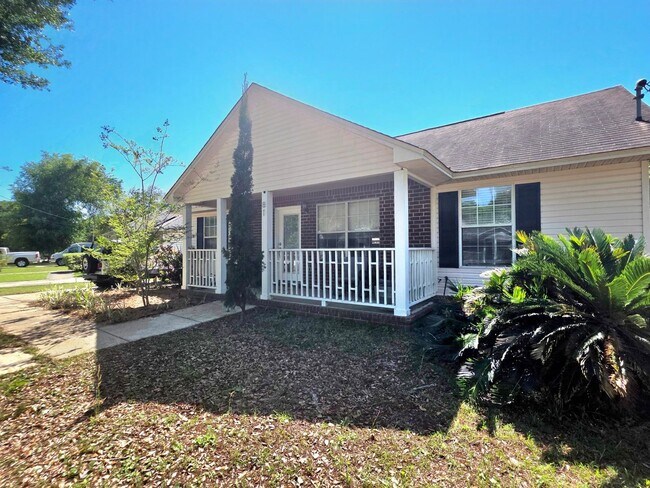 Building Photo - Near NAS Pensacola | 3BR Home with Large Deck & Fenced Backyard