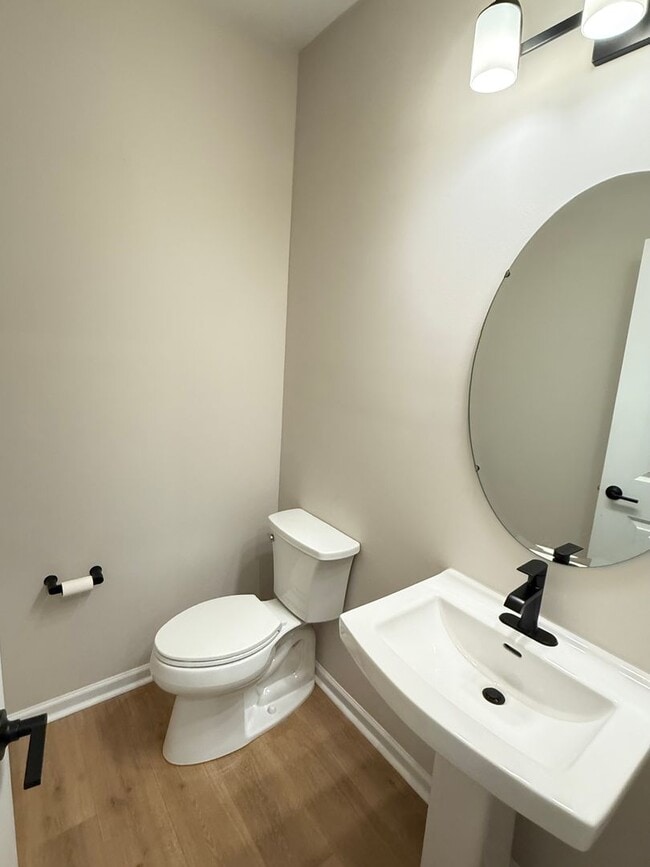 Building Photo - Nearly New Davidson Townhome | 3BR + Flex Space | 2-Car Garage | Minutes to Downtown