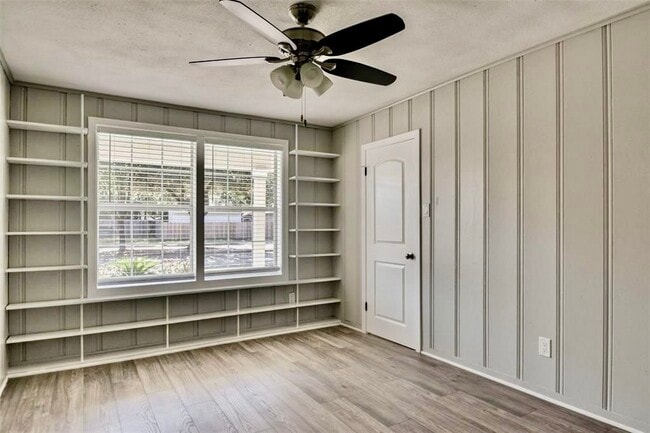 Building Photo - 7906 Hammerly Blvd