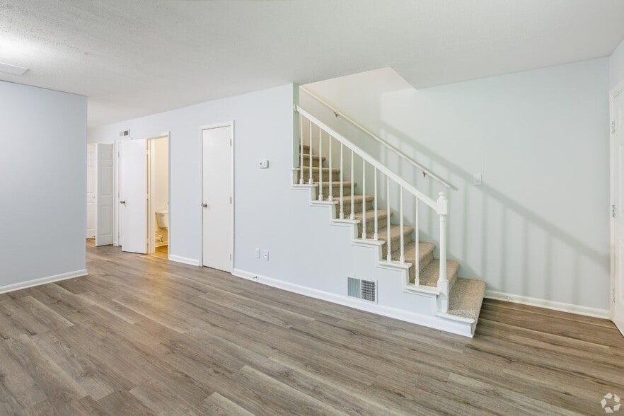 Interior Photo - Lion Chase Apartments