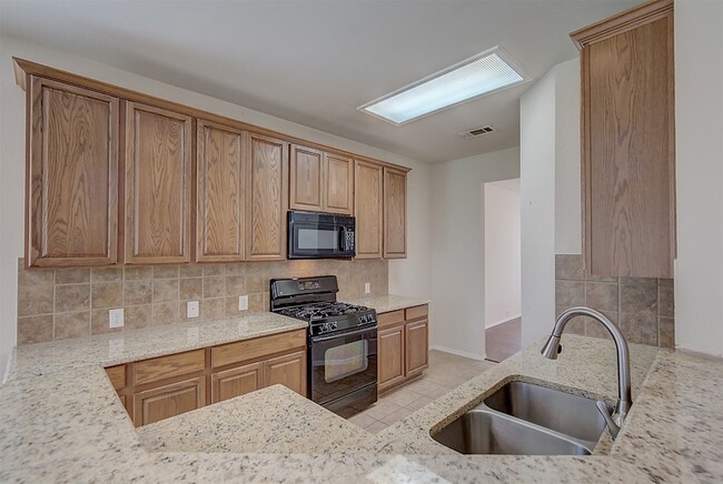 Building Photo - 2609 Monroe Dr