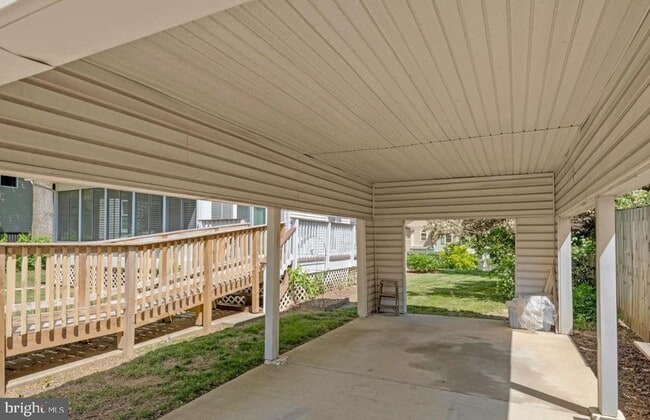 Building Photo - 4038 Poplar St