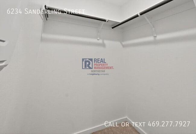 Building Photo - 6234 Sanderling St