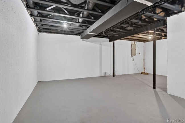 Building Photo - 221 Tucker St