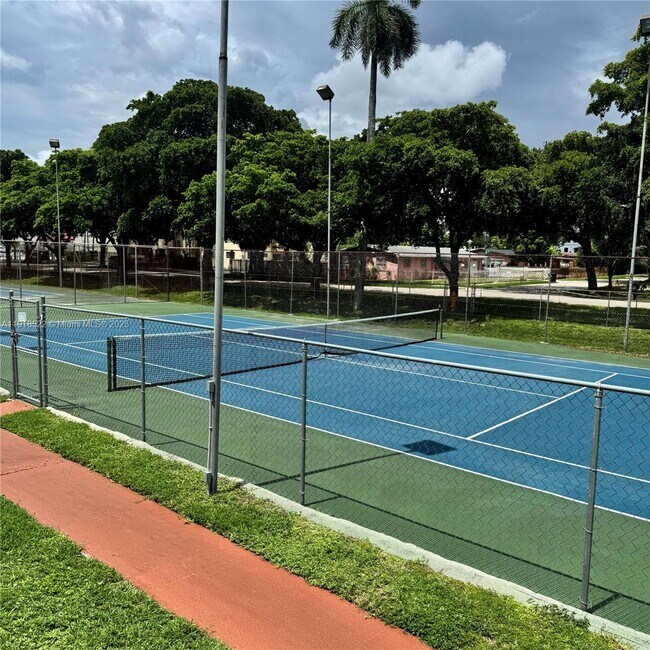 Building Photo - 12035 NE 2nd Ave