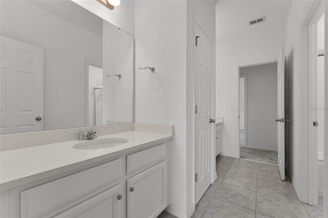 Building Photo - 12676 Salomon Cove Dr