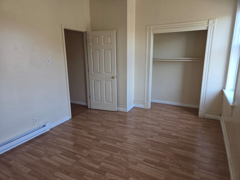 Building Photo - 3302 Winnebago St