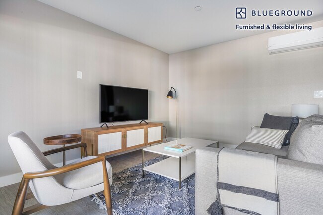 Building Photo - 215 Union Ave