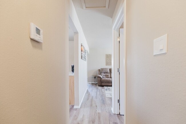 Building Photo - Cozy 2 Bed 2 Bath Home - Fully Furnished