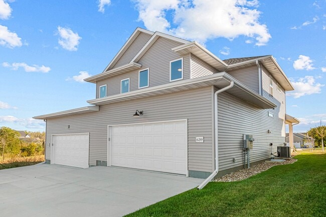 Building Photo - New build 4 bed 4 bath Condo