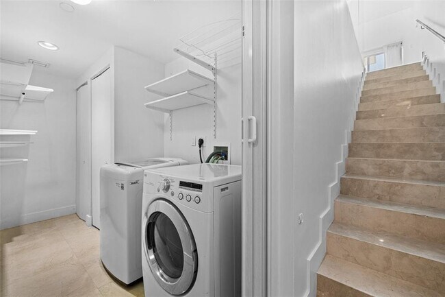 Building Photo - 2950 NE 188th St